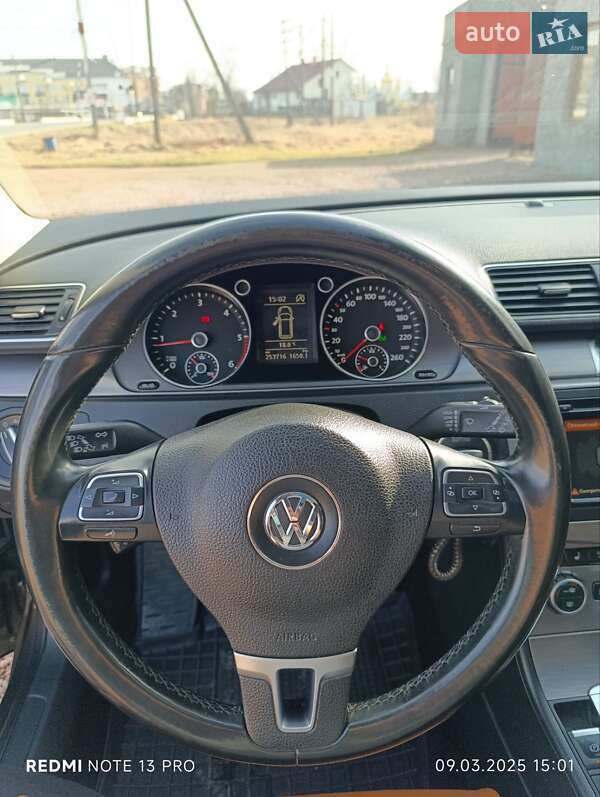 Універсал Volkswagen Passat 2012 в Самборі