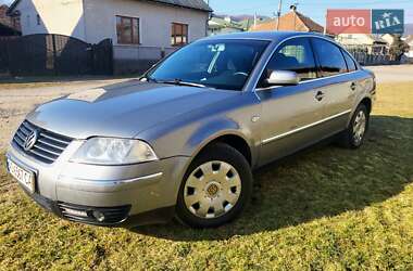 Седан Volkswagen Passat 2002 в Хусті