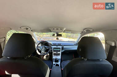 Универсал Volkswagen Passat 2011 в 
