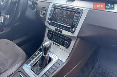 Седан Volkswagen Passat 2011 в 