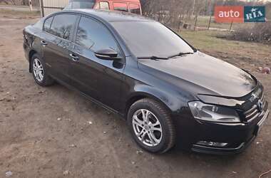 Седан Volkswagen Passat 2012 в Киеве