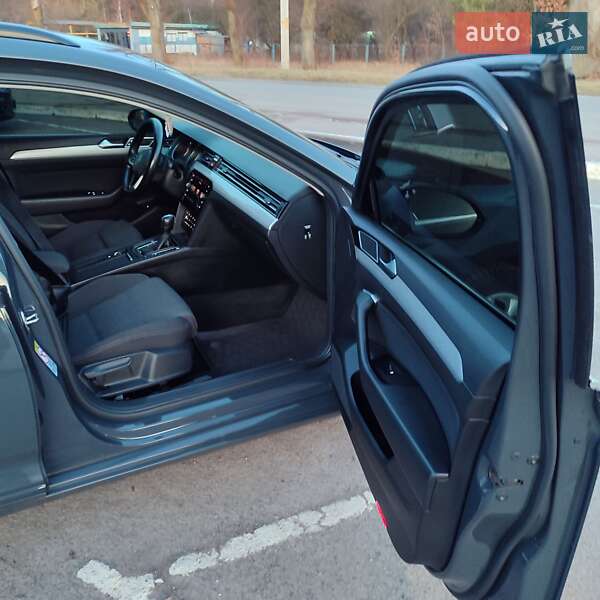 Універсал Volkswagen Passat 2020 в Радивиліві