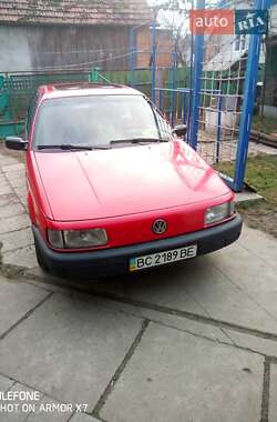 Седан Volkswagen Passat 1992 в Рудки