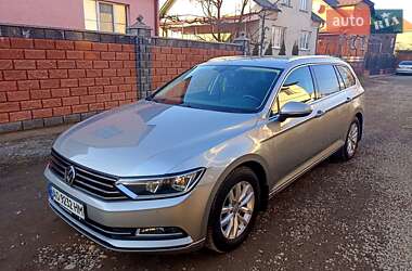 Универсал Volkswagen Passat 2015 в Тячеве