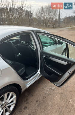Седан Volkswagen Passat 2012 в 