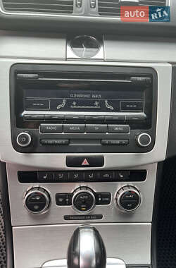 Седан Volkswagen Passat 2012 в 