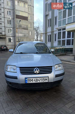 Седан Volkswagen Passat 2001 в Ромнах