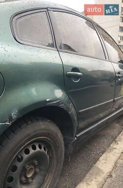 Седан Volkswagen Passat 1995 в 