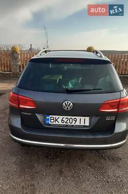 Універсал Volkswagen Passat 2011 в 