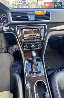 Седан Volkswagen Passat 2014 в 