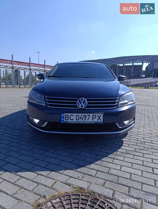 Седан Volkswagen Passat 2014 в Львове