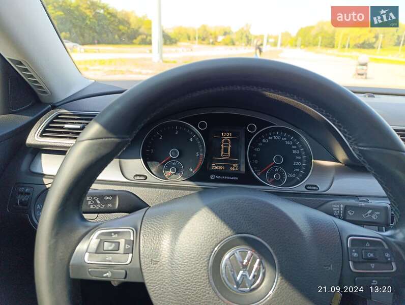 Седан Volkswagen Passat 2014 в Львове