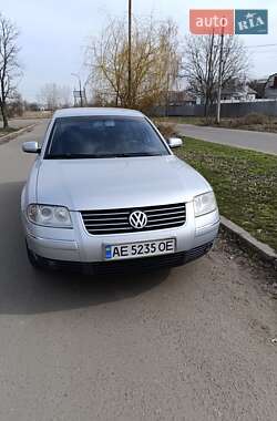 Седан Volkswagen Passat 2003 в Днепре