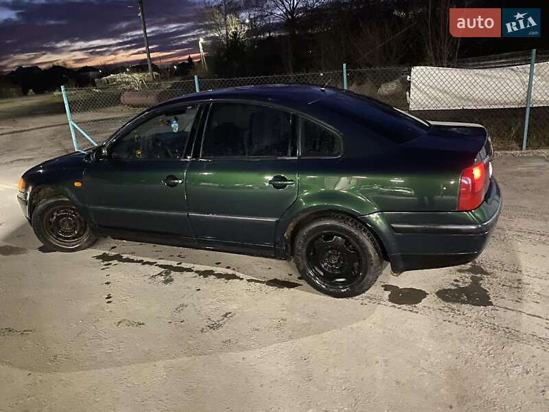 Седан Volkswagen Passat 1997 в Радивилове