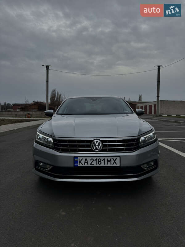 Седан Volkswagen Passat 2018 в Києві