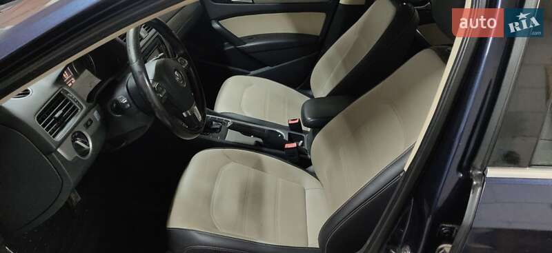 Седан Volkswagen Passat 2014 в Шепетівці