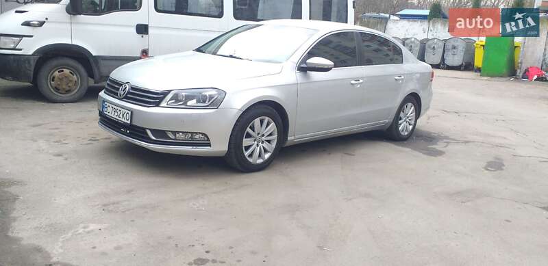 Седан Volkswagen Passat 2013 в Хмельницькому