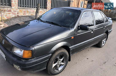 Седан Volkswagen Passat 1990 в 