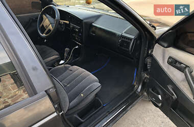 Седан Volkswagen Passat 1990 в 