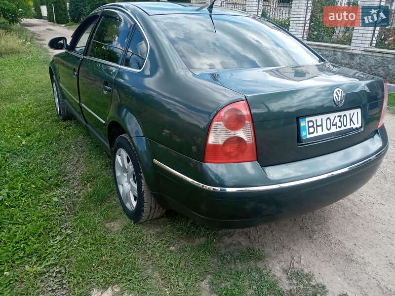 Седан Volkswagen Passat 2005 в Ананьеве