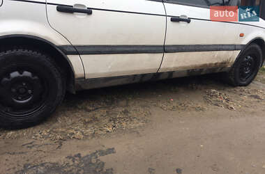 Универсал Volkswagen Passat 1995 в Черновцах