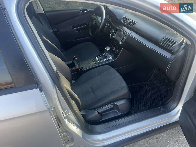 Универсал Volkswagen Passat 2006 в Теофиполе