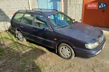 Универсал Volkswagen Passat 1994 в 