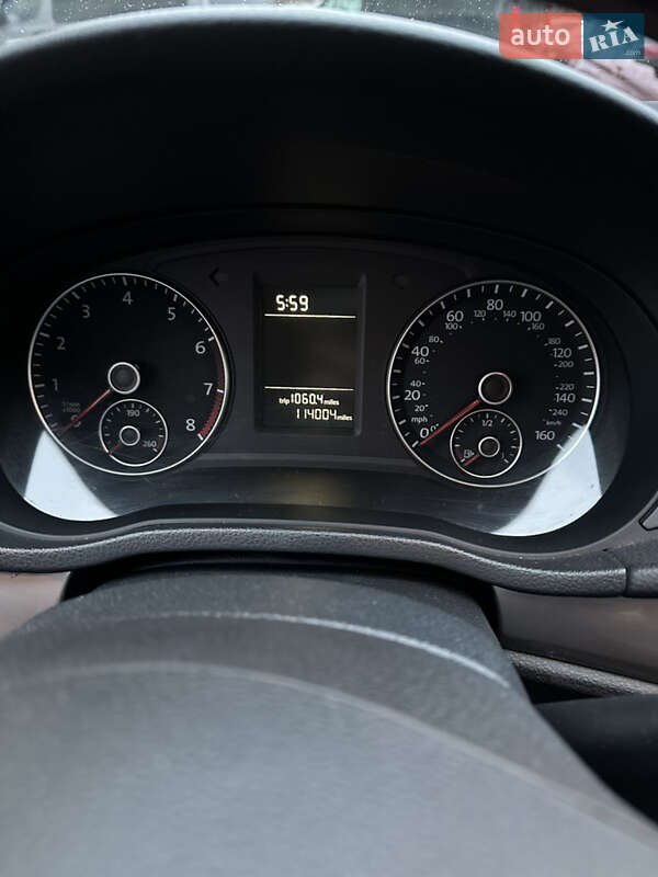 Седан Volkswagen Passat 2014 в Киеве фото 9 Седан Volkswagen Passat 2014 в Киеве