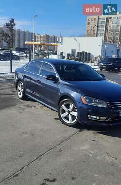 Седан Volkswagen Passat 2012 в Киеве