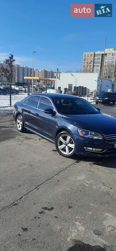 Седан Volkswagen Passat 2012 в Киеве