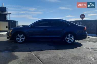 Седан Volkswagen Passat 2012 в Киеве