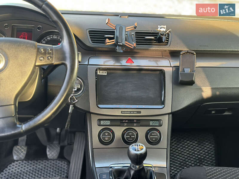 Седан Volkswagen Passat 2007 в Сарнах