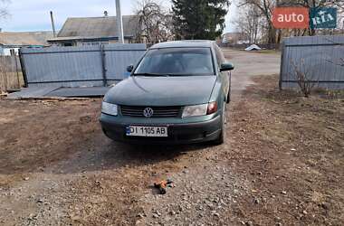 Седан Volkswagen Passat 1999 в Оржиці