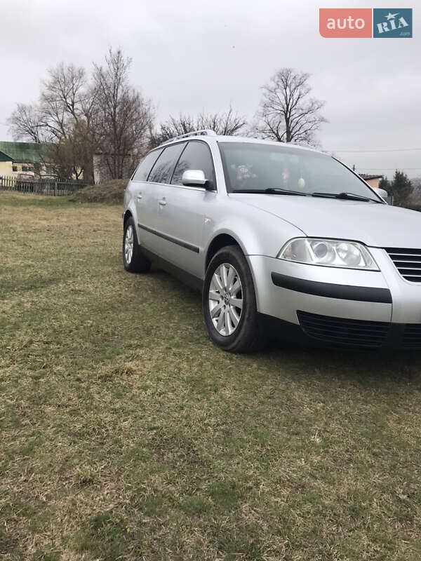 Універсал Volkswagen Passat 2001 в Окнах