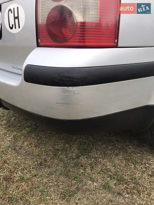 Універсал Volkswagen Passat 2001 в Окнах