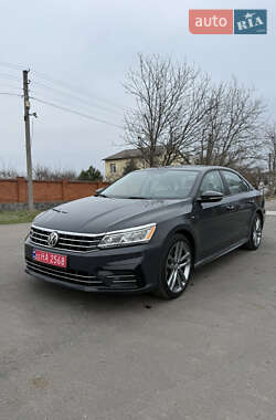 Седан Volkswagen Passat 2017 в 
