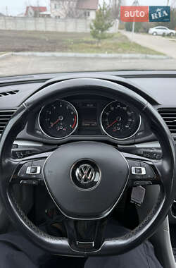 Седан Volkswagen Passat 2017 в 