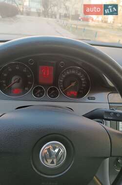 Седан Volkswagen Passat 2006 в Каменском