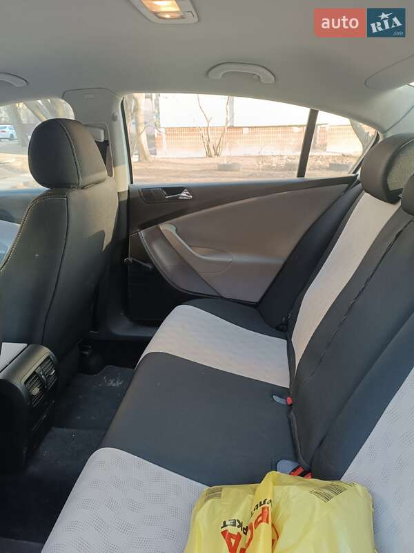 Седан Volkswagen Passat 2006 в Каменском фото 3 Седан Volkswagen Passat 2006 в Каменском