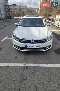 Седан Volkswagen Passat 2017 в Киеве