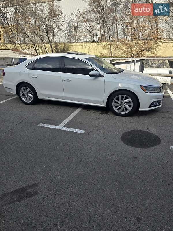 Седан Volkswagen Passat 2017 в Киеве фото 4 Седан Volkswagen Passat 2017 в Киеве