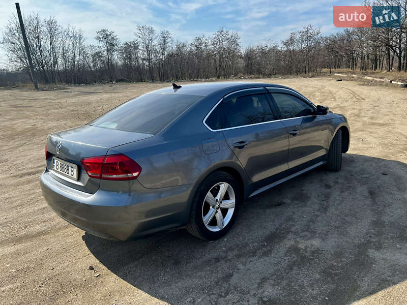 Седан Volkswagen Passat 2012 в Кропивницком