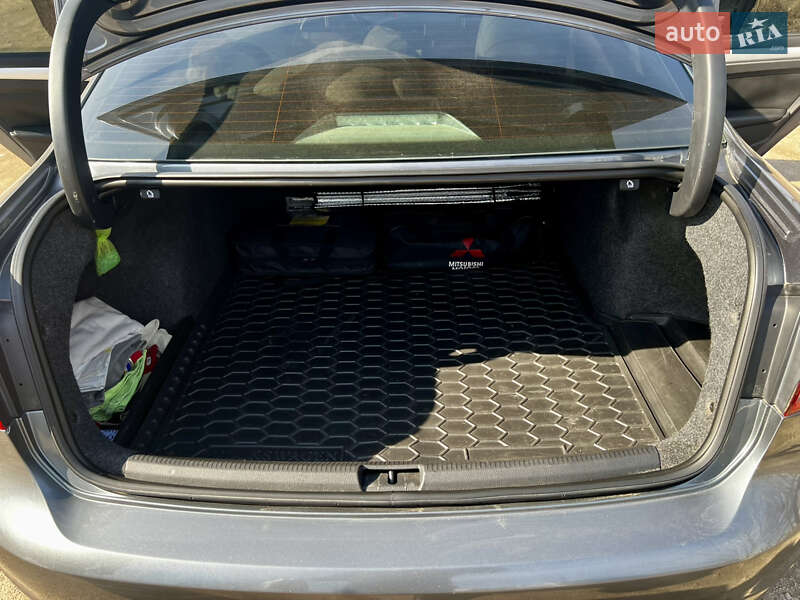 Седан Volkswagen Passat 2012 в Кропивницком