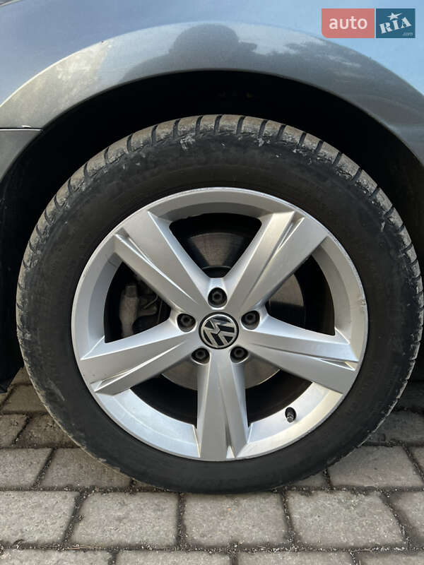 Седан Volkswagen Passat 2012 в Кропивницком
