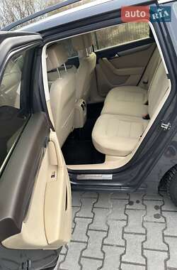 Универсал Volkswagen Passat 2011 в 