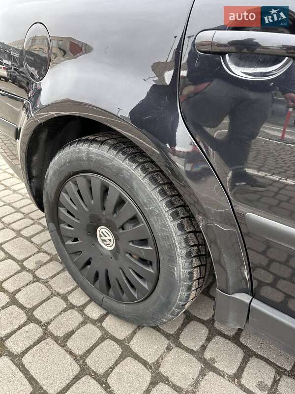 Седан Volkswagen Passat 2003 в Львове