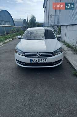 Седан Volkswagen Passat 2013 в Киеве