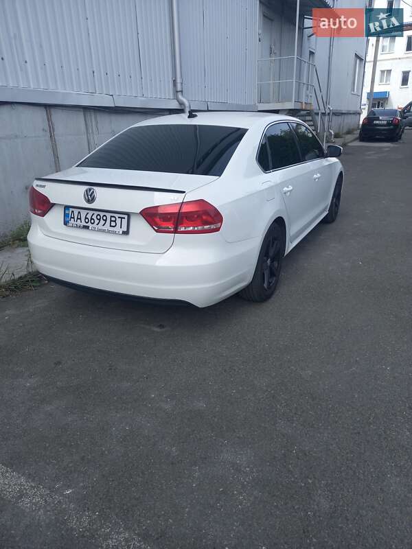 Седан Volkswagen Passat 2013 в Киеве