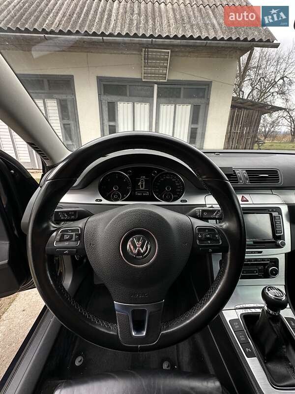 Універсал Volkswagen Passat 2010 в Хусті