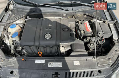 Седан Volkswagen Passat 2012 в 